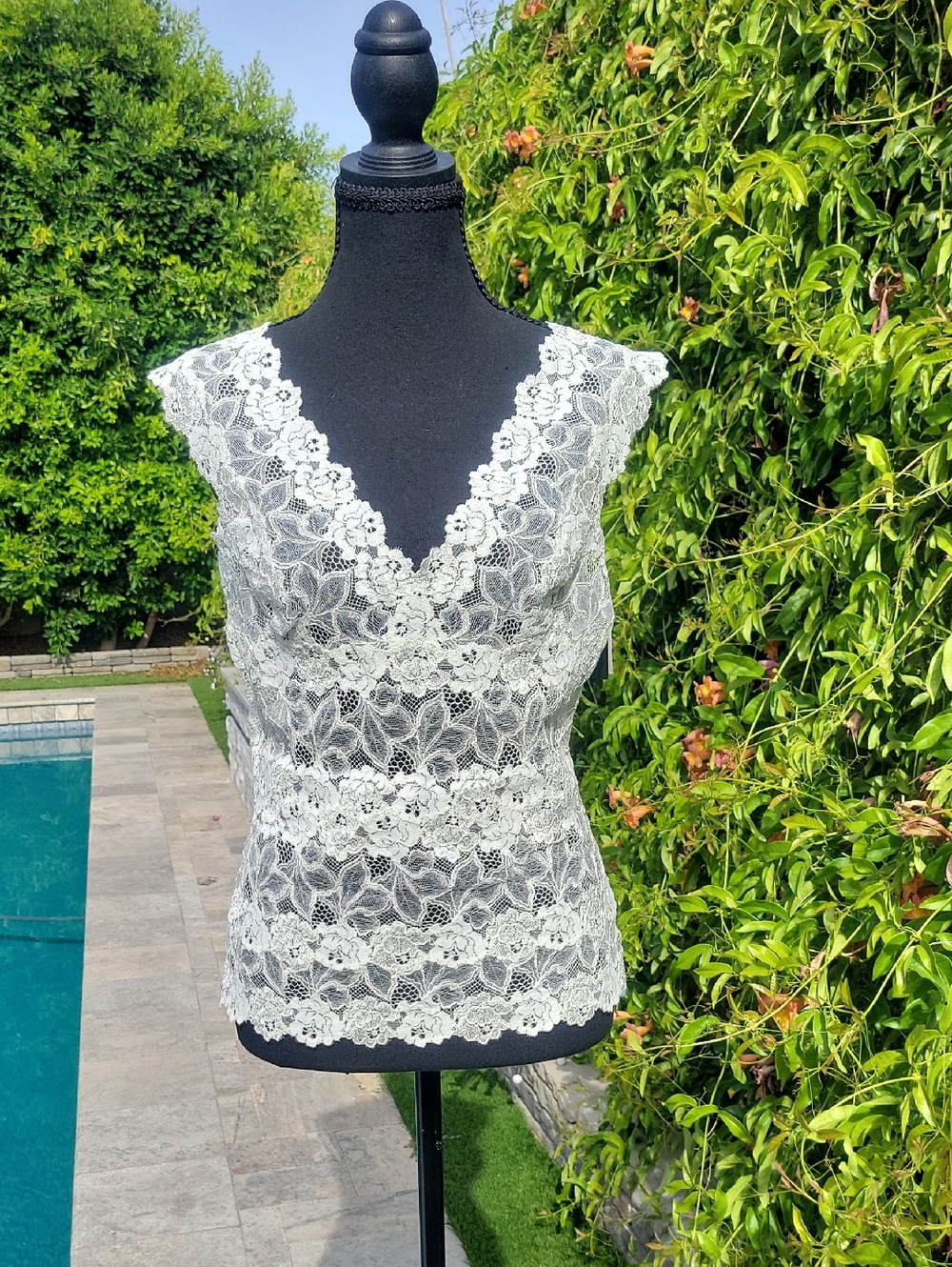 Ivory White Intricate Lace Sleeveless Top Deep V Top Shirt Boho Elegant Sz L